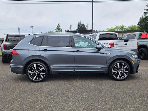 Platinum Gray Metallic 2024 Volkswagen Tiguan 2.0T SEL R-Line 4MOTION