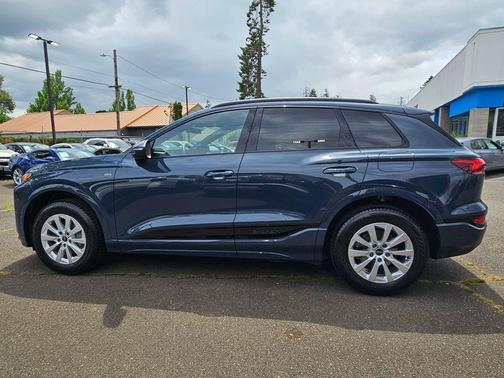 Plasma Blue Metallic 2025 Audi Q6 e-tron Premium