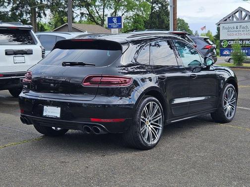 Jet Black Metallic 2017 Porsche Macan Macan GTS