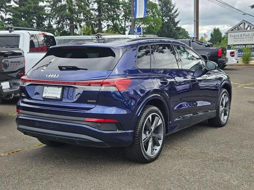 Navarra Blue Metallic 2023 Audi Q4 e-tron Prestige 50 quattro
