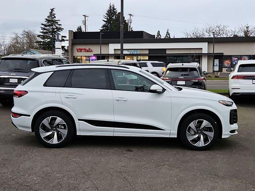 2025 Audi Q6 e-tron Premium Plus quattro