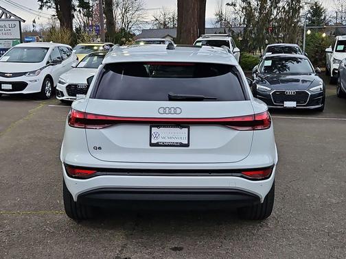 2025 Audi Q6 e-tron Premium Plus quattro