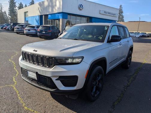 2023 Jeep Grand Cherokee Altitude
