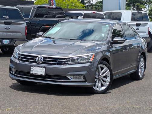2017 Volkswagen Passat 1.8T SE w/Technology