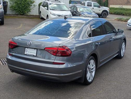 2017 Volkswagen Passat 1.8T SE w/Technology