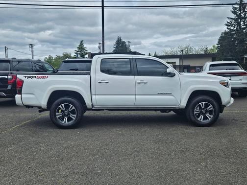 Bright White Clearcoat 2016 RAM 1500 Big Horn