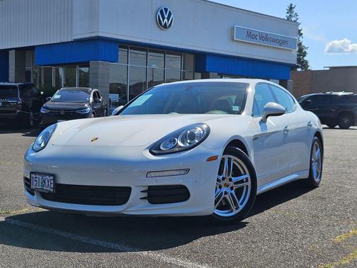 White 2015 Porsche Panamera 4