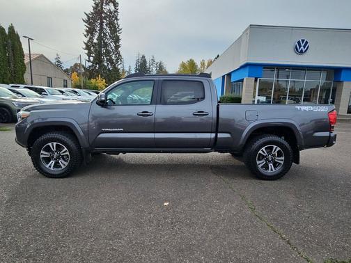2017 Toyota Tacoma TRD Sport