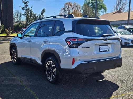 Crystal White Pearl 2025 Subaru Forester Premium