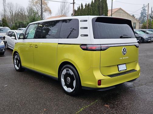2025 Volkswagen ID. Buzz Pro S Plus with 4MOTION