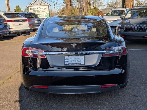 2015 Tesla Model S 70D