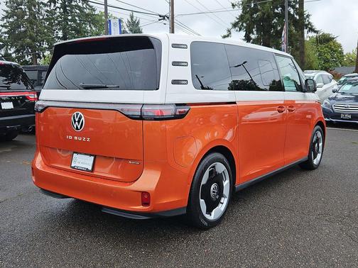 2025 Volkswagen ID. Buzz Pro S Plus with 4MOTION