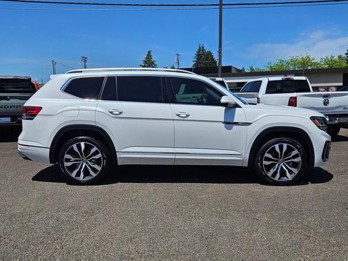 Opal White Pearl 2023 Volkswagen Atlas 3.6L SEL Premium