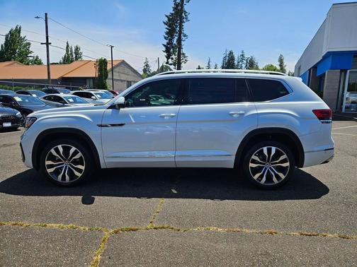 Opal White Pearl 2023 Volkswagen Atlas 3.6L SEL Premium