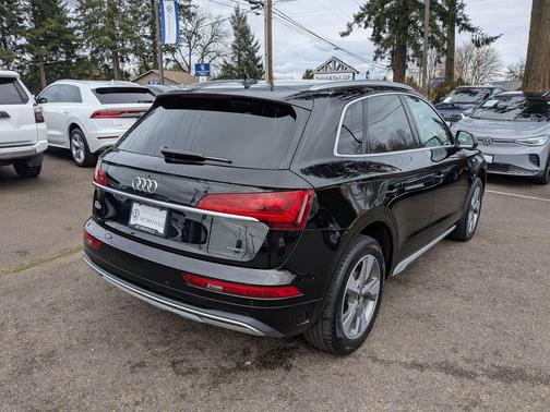 2023 Audi Q5 40 Premium Plus