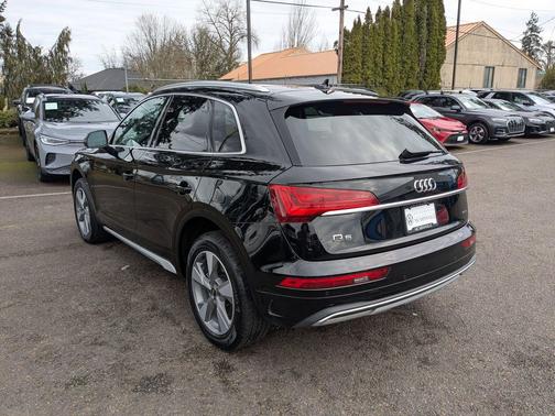 2023 Audi Q5 40 Premium Plus
