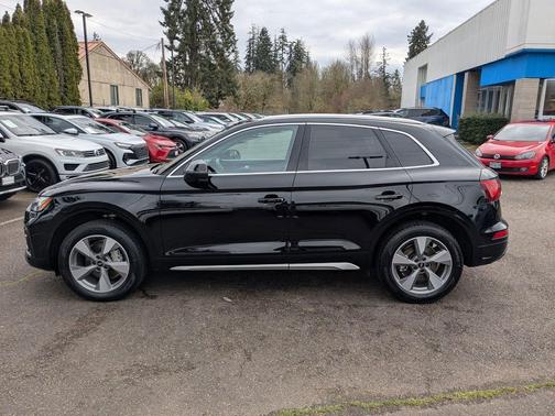 2023 Audi Q5 40 Premium Plus