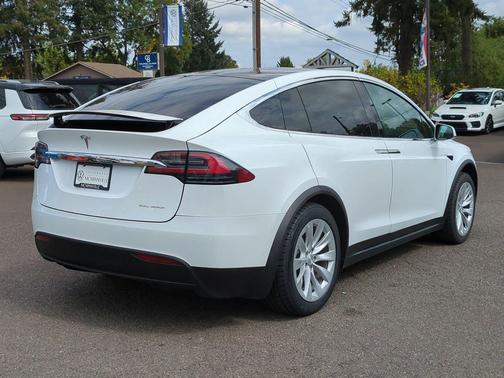 2019 Tesla Model X Standard Range