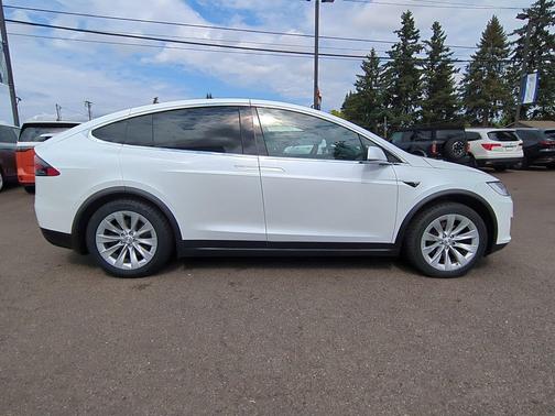2019 Tesla Model X Standard Range