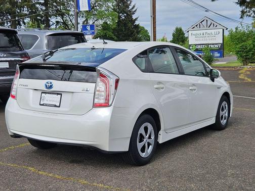 Super White 2015 Toyota Prius Two