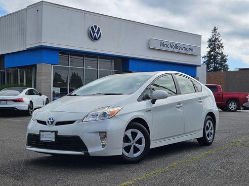 Super White 2015 Toyota Prius Two