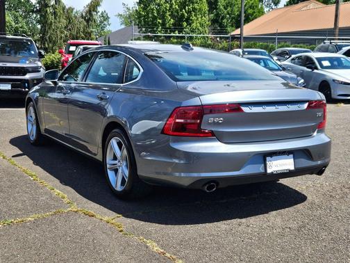 Osmium Grey Metallic 2018 Volvo S90 T5 Momentum