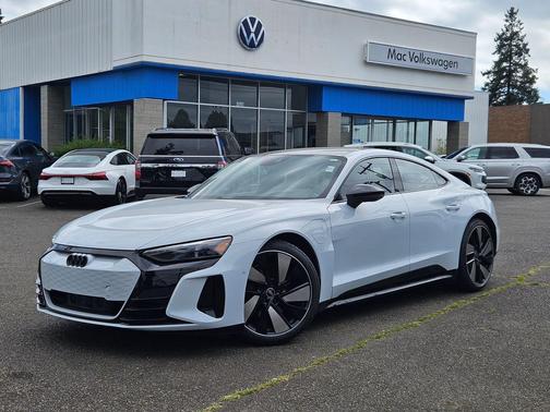 Suzuka Gray Metallic 2023 Audi e-tron GT Prestige quattro