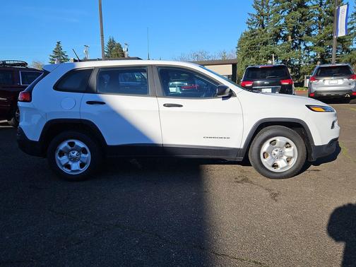2016 Jeep Cherokee Sport