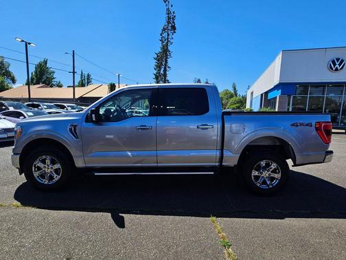 Iconic Silver Metallic 2022 Ford F-150 XLT