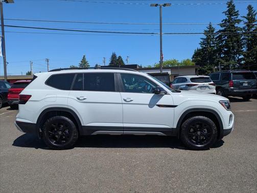 2025 Volkswagen Atlas 2.0T Peak Edition