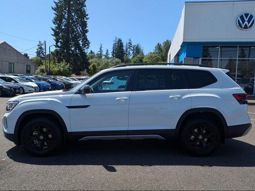 2025 Volkswagen Atlas 2.0T Peak Edition