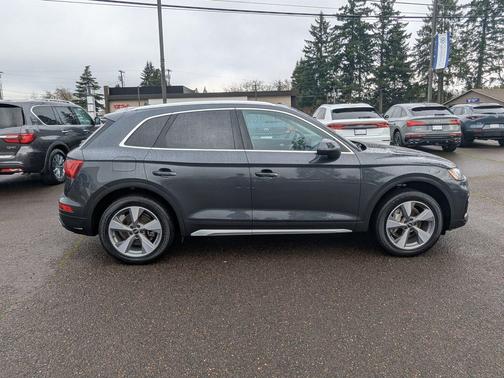 2023 Audi Q5 40 Premium Plus