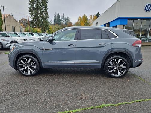 pure gray 2026 Volkswagen Atlas Cross Sport 2.0T SEL Premium