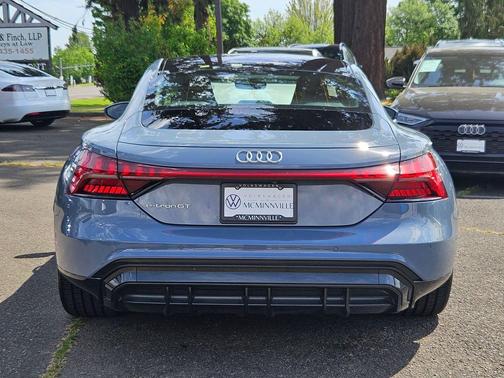Kemora Gray Metallic 2022 Audi e-tron GT Prestige