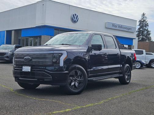 2023 Ford F-150 Lightning LARIAT