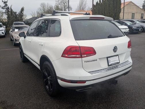 2017 Volkswagen Touareg V6 Wolfsburg Edition