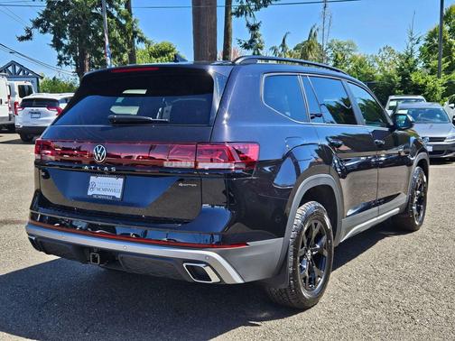 2025 Volkswagen Atlas 2.0T Peak Edition