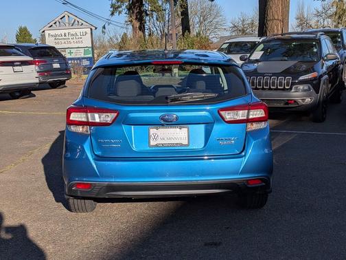 2017 Subaru Impreza 2.0i