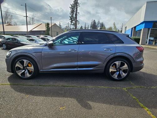 Typhoon Gray Metallic 2023 Audi e-tron Premium Plus quattro