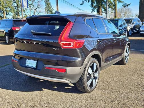 2019 Volvo XC40 T5 Momentum