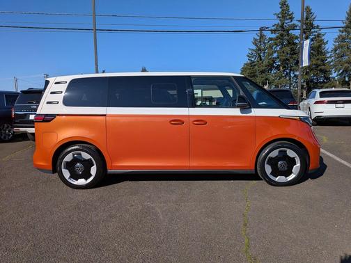 Energetic Orange 2025 Volkswagen ID. Buzz Pro S Plus with 4MOTION