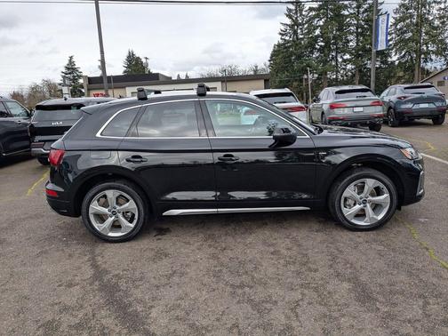 2022 Audi Q5 45 S line Premium Plus