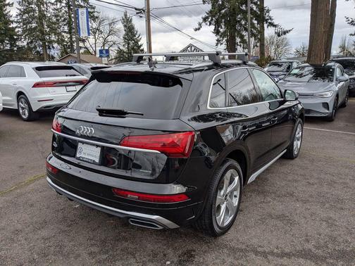 2022 Audi Q5 45 S line Premium Plus