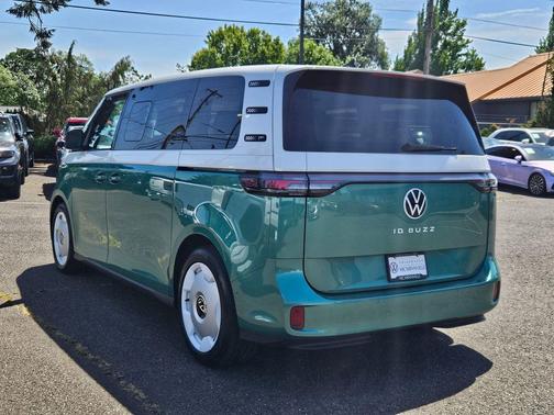 Mahi Green 2025 Volkswagen ID. Buzz 1st Edition