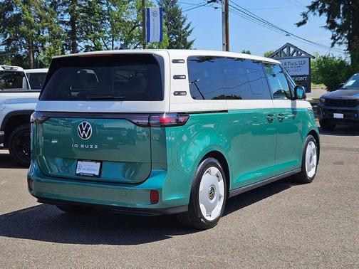 Mahi Green 2025 Volkswagen ID. Buzz 1st Edition