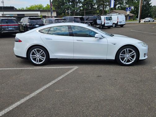 2016 Tesla Model S 70D