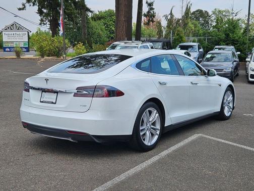 2016 Tesla Model S 70D