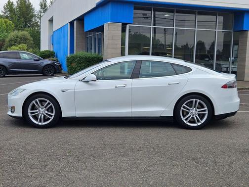 2016 Tesla Model S 70D