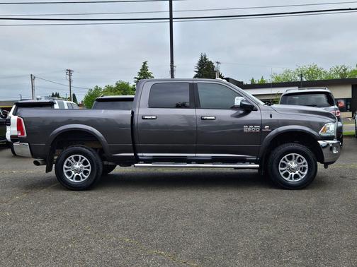 Granite Crystal Metallic Clearcoat 2014 RAM 2500 Laramie