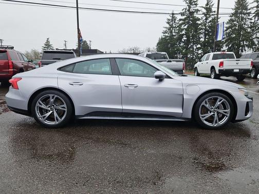 2022 Audi e-tron GT Premium Plus